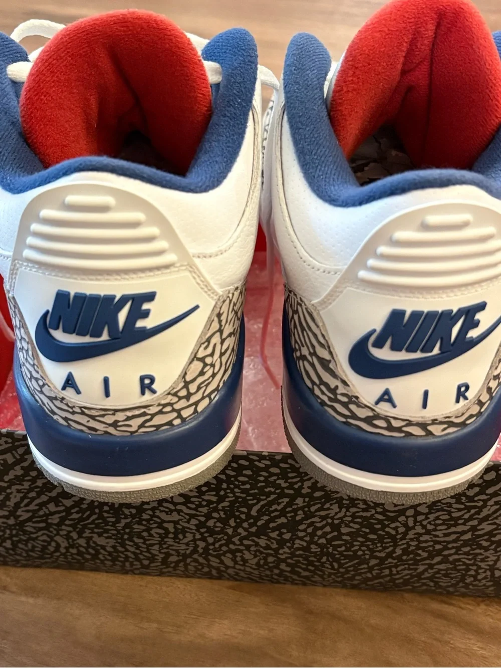 Jordan 3 Retro True Blue 2016 size 10m like new condition.